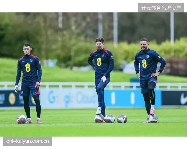 英格兰队公布球员号码，贝林厄姆接过10号核心战袍承担组织重任