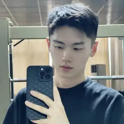 邹语云